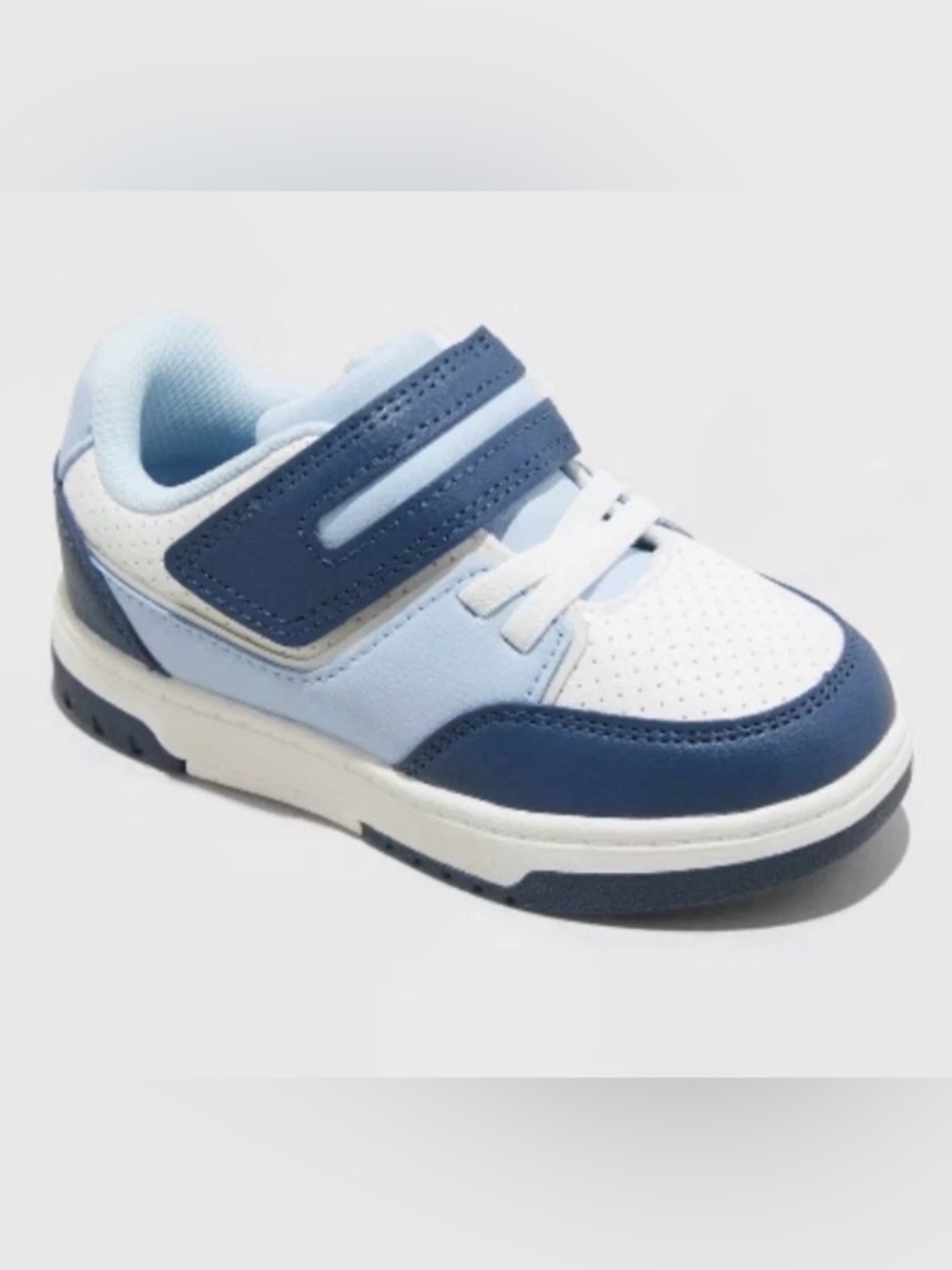 Cat & Jack Light Blue and Navy Hook-and-Loop Sneakers
Size 11 Toddler Boys
NWT